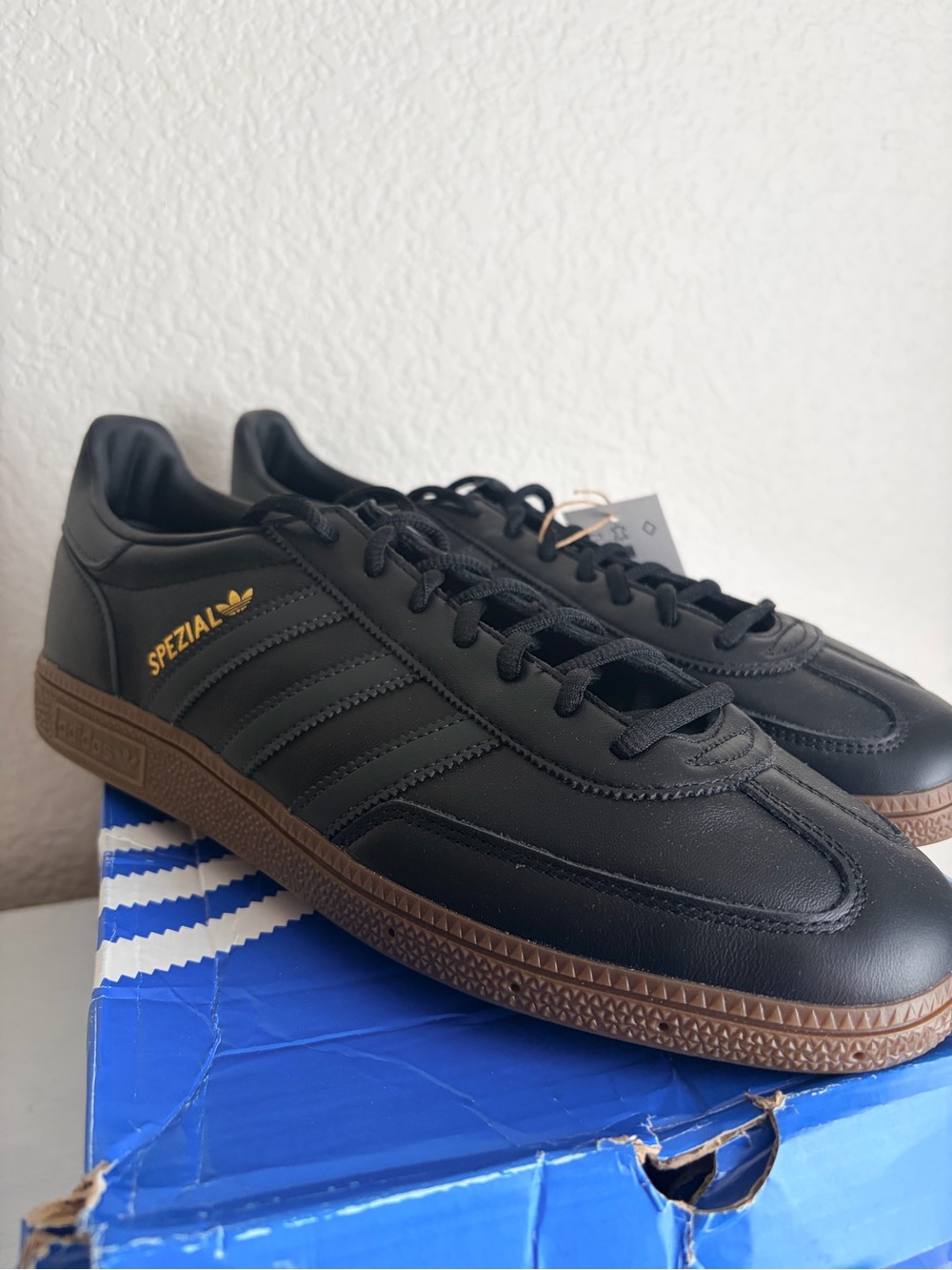 11 Men’s adidas Handball Spezial Black Dark New
